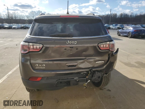 2017 Jeep Compass Latitude z VIN 3C4NJDBB7HT651763, wystawiony jako Copart lot #55028475 z przebiegiem 46 504 mil mil oraz Szkoda całkowita • Salvage title. Historia ofert i sprzedaży dostępna na DreamBid. Obrazek 6.
