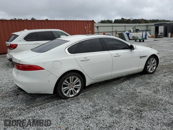 2016 Jaguar XF 35t Premium with VIN SAJBD4BV5GCY06116, listed as a Copart auction lot 82461924 with 98,609 mi miles and Clean Title. Bid and sale history available at carsss.com. Image 3.
