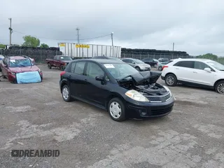 2009 Nissan Versa S с VIN 3N1BC13E99L459706, выставлен на аукционе IAAI как лот 42667789 с пробегом 86 123 миль миль и . История ставок и продаж доступна на DreamBid. Изображение 1.
