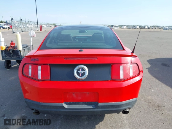 2011 Ford Mustang V6 z VIN 1ZVBP8AM3B5101427, wystawiony jako IAAI lot #42213912 z przebiegiem 146 591 mil mil oraz . Historia ofert i sprzedaży dostępna na DreamBid. Obrazek 16.