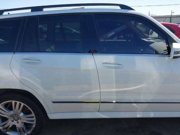 2014 Mercedes-Benz GLK-Class GLK 350 with VIN WDCGG8JB8EG309801, listed as a IAAI auction lot 41705312 with NaN miles. Bid and sale history available at carsss.com. Image 13.