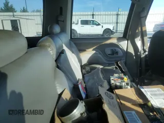 1999 GMC Suburban z VIN 3GKFK16RXXG503321, wystawiony jako Copart lot #77568614 z przebiegiem Nie podano mil oraz Tytuł czysty. Historia ofert i sprzedaży dostępna na DreamBid. Obrazek 10.