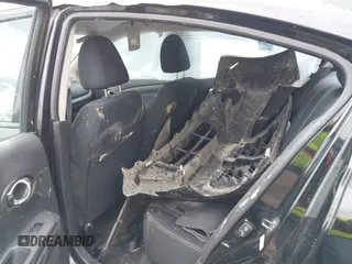 2016 Nissan Versa S z VIN 3N1CN7AP0GL829847, wystawiony jako IAAI lot #41688883 z przebiegiem 73 000 mil mil oraz . Historia ofert i sprzedaży dostępna na DreamBid. Obrazek 8.