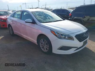 2015 Hyundai Sonata SE z VIN 5NPE24AF7FH020641, wystawiony jako IAAI lot #42368461 z przebiegiem 88 218 mil mil oraz . Historia ofert i sprzedaży dostępna na DreamBid. Obrazek 1.