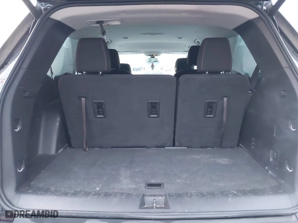 2019 Chevrolet Traverse LT Cloth with VIN 1GNEVGKWXKJ100533, listed as a IAAI auction lot 41592345 with 122,317 mi miles. Bid and sale history available at carsss.com. Image 8.
