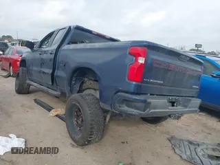 2020 Chevrolet Silverado 1500 Custom with VIN 1GCRWBEHXLZ339073, listed as a IAAI auction lot 41508633 with 90,672 mi miles. Bid and sale history available at carsss.com. Image 3.
