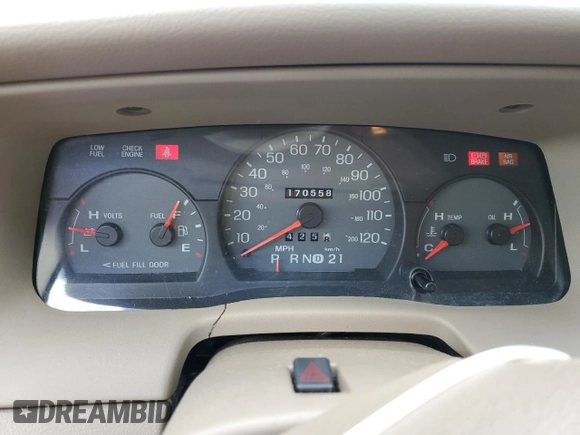2005 Mercury Grand Marquis GS z VIN 2MEFM74W05X673934, wystawiony jako Copart lot #52608785 z przebiegiem 170 558 mil mil oraz Szkody całkowita. Historia ofert i sprzedaży dostępna na DreamBid. Obrazek 9.