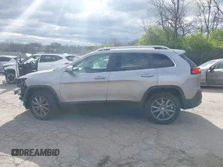 2015 Jeep Cherokee Limited with VIN 1C4PJMDS4FW650454, listed as a IAAI auction lot 42044380 with 123,837 mi miles. Bid and sale history available at carsss.com. Image 15.