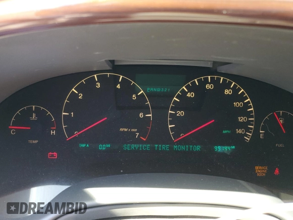 2003 Cadillac DeVille DTS z VIN 1G6KF579X3U233215, wystawiony jako Copart lot #48636775 z przebiegiem 99 144 mil mil oraz Nie do naprawy. Historia ofert i sprzedaży dostępna na DreamBid. Obrazek 9.