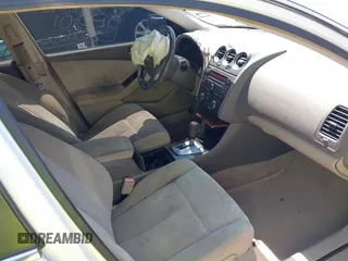 2009 Nissan Altima S with VIN 1N4AL21E09N418372, listed as a IAAI auction lot 41860862 with 131,257 mi miles and . Bid and sale history available at DreamBid. Image 5.