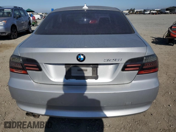 2009 BMW 3 Series 328i z VIN WBAWV13549P122225, wystawiony jako Copart lot #63093875 z przebiegiem 78 527 mil mil oraz Czysty tytuł • Clean title. Historia ofert i sprzedaży dostępna na DreamBid. Obrazek 6.