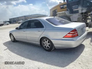 2001 Mercedes-Benz S-Class with VIN WDBNG70J11A192431, listed as a Copart auction lot 77662564 with 0 mi miles and Salvage Title. Bid and sale history available at carsss.com. Image 2.