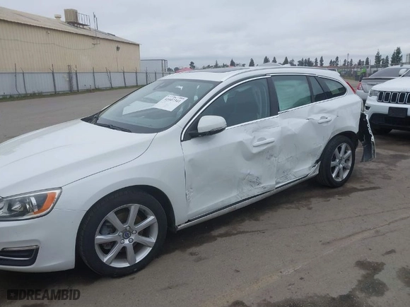 2017 Volvo V60 Premier with VIN YV140MEK0H1336301, listed as a IAAI auction lot 41607341 with 136,518 mi miles. Bid and sale history available at carsss.com. Image 6.