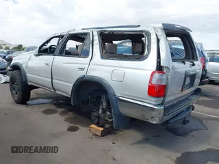 1998 Toyota 4Runner SR5 z VIN JT3HN86R2W0172312, wystawiony jako IAAI lot #42214433 z przebiegiem 259 170 mil mil oraz . Historia ofert i sprzedaży dostępna na DreamBid. Obrazek 3.