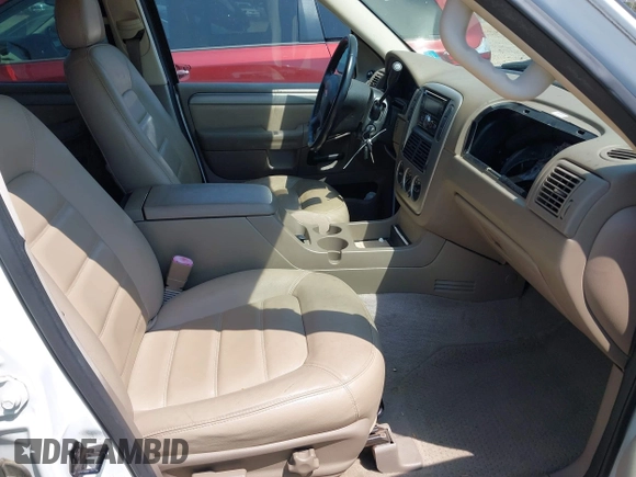 2004 Ford Explorer XLT z VIN 1FMZU73K24UA79196, wystawiony jako IAAI lot #42586311 z przebiegiem 212 196 mil mil oraz . Historia ofert i sprzedaży dostępna na DreamBid. Obrazek 5.