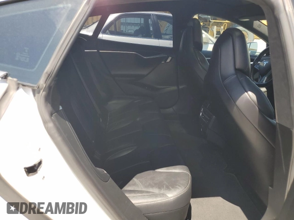2017 Tesla Model S 100D z VIN 5YJSA1E28HF203141, wystawiony jako Copart lot #56306495 z przebiegiem 101 039 mil mil oraz Szkoda całkowita • Salvage title. Historia ofert i sprzedaży dostępna na DreamBid. Obrazek 10.