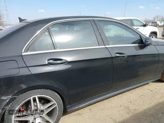 2015 Mercedes-Benz E-Class E 350 Luxury with VIN WDDHF8JB0FB112042, listed as a IAAI auction lot 41771389 with 135,191 mi miles. Bid and sale history available at carsss.com. Image 13.