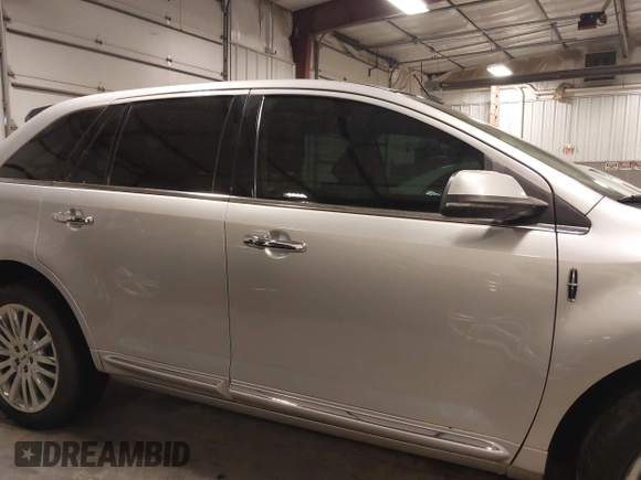 2012 Lincoln MKX with VIN 2LMDJ8JK2CBL11381, listed as a IAAI auction lot 41991914 with 157,193 mi miles and . Bid and sale history available at DreamBid. Image 13.