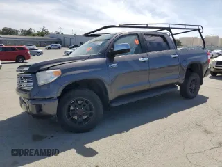 2017 Toyota Tundra Platinum z VIN 5TFAY5F15HX636975, wystawiony jako Copart lot #53922615 z przebiegiem Nie podano mil oraz Szkoda całkowita • Salvage title. Historia ofert i sprzedaży dostępna na DreamBid. Obrazek 1.
