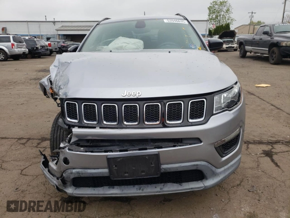 2018 Jeep Compass Sport с VIN 3C4NJDAB0JT100209, выставлен на аукционе Copart как лот 53946635 с пробегом 84 881 миль миль и Списание • Salvage title. История ставок и продаж доступна на DreamBid. Изображение 5.