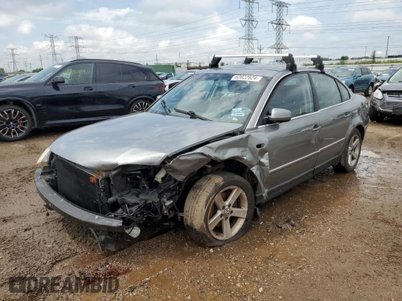 2004 Volkswagen Passat GLX with VIN WVWRH63B84P107858, listed as a Copart auction lot 62022524 with 141,500 mi miles and Salvage title. Bid and sale history available at DreamBid. Image 1.