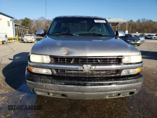 2000 Chevrolet Silverado 1500 LS with VIN 2GCEC19V3Y1143350, listed as a Copart auction lot 85902734 with 513,157 mi miles and Salvage Title. Bid and sale history available at carsss.com. Image 5.