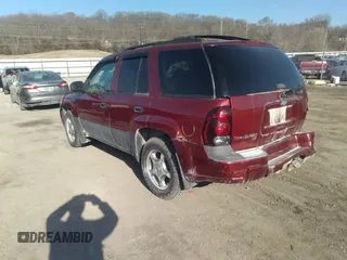 2007 Chevrolet TrailBlazer LS with VIN 1GNDT13S572213687, listed as a IAAI auction lot 41786280 with 230,213 mi miles and . Bid and sale history available at DreamBid. Image 3.