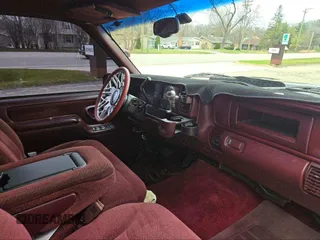 1997 GMC Sierra 3500 z VIN 1GTHC33J5VF005375, wystawiony jako IAAI lot #42298688 z przebiegiem 188 825 mil mil oraz . Historia ofert i sprzedaży dostępna na DreamBid. Obrazek 5.