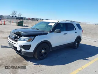 2019 Ford Police Interceptor Utility z VIN 1FM5K8ARXKGB28408, wystawiony jako IAAI lot #41883272 z przebiegiem 114 328 mil mil oraz . Historia ofert i sprzedaży dostępna na DreamBid. Obrazek 21.