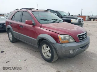 2007 Kia Sorento EX with VIN KNDJD736975698669, listed as a IAAI auction lot 41781263 with 154,170 mi miles. Bid and sale history available at carsss.com. Image 1.