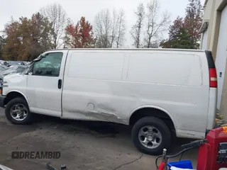 2008 GMC Savana Cargo Van with VIN 1GTGG25CX81235617, listed as a IAAI auction lot 41353274 with 209,888 mi miles. Bid and sale history available at carsss.com. Image 15.