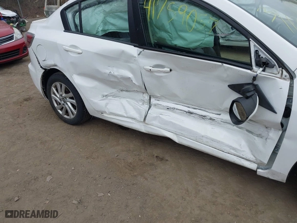 2013 Mazda Mazda3 i Grand Touring with VIN JM1BL1WP2D1781548, listed as a IAAI auction lot 41759057 with 138,915 mi miles. Bid and sale history available at carsss.com. Image 6.