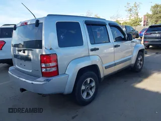 2008 Jeep Liberty Sport z VIN 1J8GN28K48W180375, wystawiony jako IAAI lot #42262362 z przebiegiem 237 693 mil mil oraz . Historia ofert i sprzedaży dostępna na DreamBid. Obrazek 4.