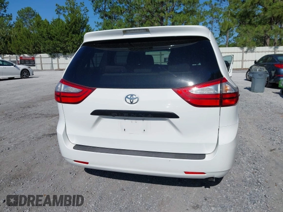 2016 Toyota Sienna L z VIN 5TDZK3DC7GS735427, wystawiony jako IAAI lot #42333624 z przebiegiem 82 599 mil mil oraz . Historia ofert i sprzedaży dostępna na DreamBid. Obrazek 16.
