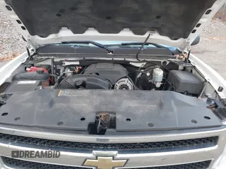 2008 Chevrolet Silverado 1500 Work Truck with VIN 1GCEK14C28Z246081, listed as a IAAI auction lot 40815734 with 137,738 mi miles. Bid and sale history available at carsss.com. Image 10.