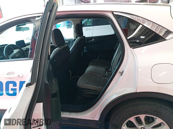 2020 Ford Escape SE z VIN 1FMCU9G68LUB45067, wystawiony jako IAAI lot #42575848 z przebiegiem 68 313 mil mil oraz . Historia ofert i sprzedaży dostępna na DreamBid. Obrazek 9.