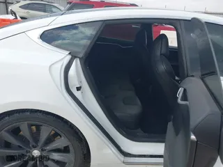2017 Tesla Model S 100D with VIN 5YJSA1E29HF204797, listed as a IAAI auction lot 41760296 with 92,587 mi miles. Bid and sale history available at carsss.com. Image 8.