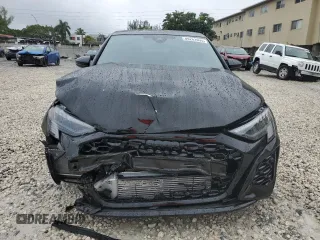 2024 Audi RS 3 z VIN WUAG4DGYXRA909721, wystawiony jako Copart lot #89262995 z przebiegiem 2235 mil mil oraz Szkody całkowita. Historia ofert i sprzedaży dostępna na DreamBid. Obrazek 5.