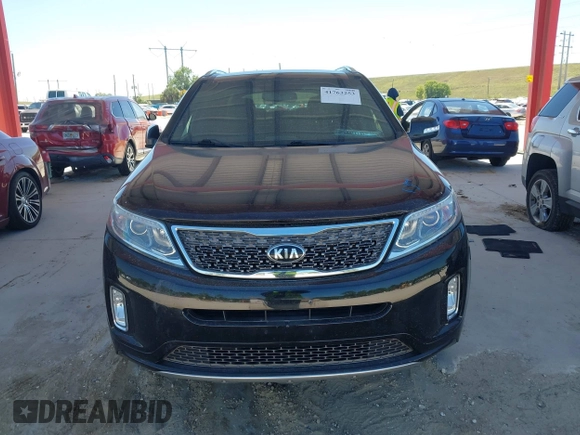 2015 Kia Sorento SX Limited with VIN 5XYKW4A74FG638961, listed as a IAAI auction lot 41763253 with 111,826 mi miles. Bid and sale history available at carsss.com. Image 12.