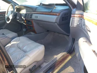 1994 Chrysler LHS z VIN 2C3ED56F1RH191766, wystawiony jako IAAI lot #41376616 z przebiegiem 197 039 mil mil oraz . Historia ofert i sprzedaży dostępna na DreamBid. Obrazek 5.
