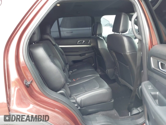 2018 Ford Explorer XLT с VIN 1FM5K7D83JGC84835, выставлен на аукционе IAAI как лот 41954893 с пробегом 47 821 миль миль и . История ставок и продаж доступна на DreamBid. Изображение 8.