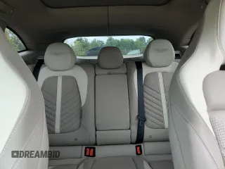 2024 Aston Martin DBX 707 z VIN SD7VUJBW5RTV11247, wystawiony jako Copart lot #71076824 z przebiegiem Nie podano mil oraz Szkody całkowita. Historia ofert i sprzedaży dostępna na DreamBid. Obrazek 10.