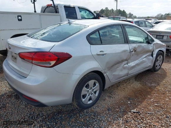 2018 Kia Forte LX with VIN 3KPFL4A76JE256687, listed as a IAAI auction lot 41850523 with 132,371 mi miles. Bid and sale history available at carsss.com. Image 4.