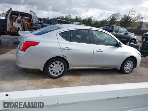2015 Nissan Versa SV with VIN 3N1CN7AP0FL829247, listed as a IAAI auction lot 42068439 with 177,040 mi miles. Bid and sale history available at carsss.com. Image 13.