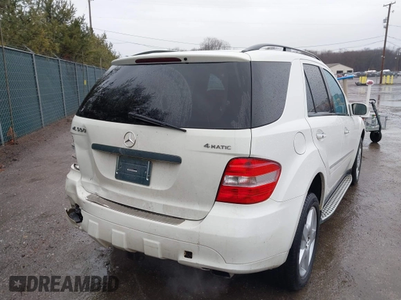2008 Mercedes-Benz M 550 with VIN 4JGBB72E28A321236, listed as a IAAI auction lot 41720074 with 193,503 mi miles and . Bid and sale history available at carsss.com. Image 4.
