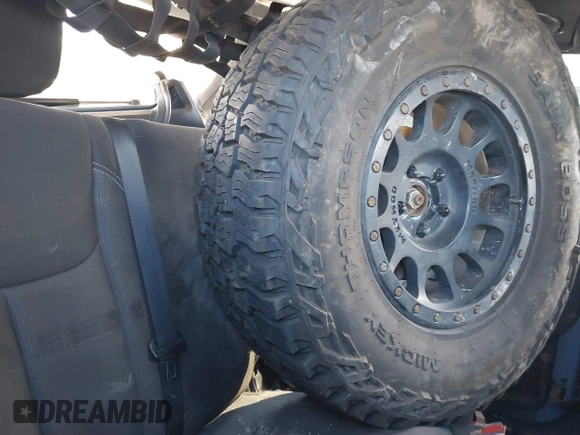 2014 Jeep Wrangler Unlimited Rubicon with VIN 1C4BJWFG3EL248164, listed as a IAAI auction lot 41290490 with 116,383 mi miles. Bid and sale history available at carsss.com. Image 8.