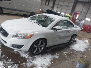 2011 Volvo C70 with VIN YV1672MC3BJ116273, listed as a IAAI auction lot 41581238 with 128,035 mi miles. Bid and sale history available at carsss.com. Image 14.