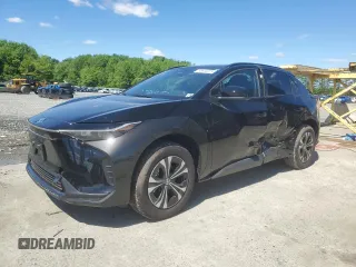 2024 Toyota bZ4X XLE z VIN JTMABACAXRA088300, wystawiony jako Copart lot #55844025 z przebiegiem 369 mil mil oraz Szkody całkowita. Historia ofert i sprzedaży dostępna na DreamBid. Obrazek 1.