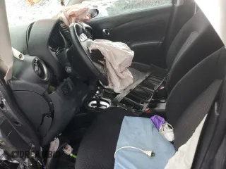 2017 Nissan Versa SV z VIN 3N1CN7AP1HL849686, wystawiony jako Copart lot #57840005 z przebiegiem Nie podano mil oraz Szkoda całkowita • Salvage title. Historia ofert i sprzedaży dostępna na DreamBid. Obrazek 7.