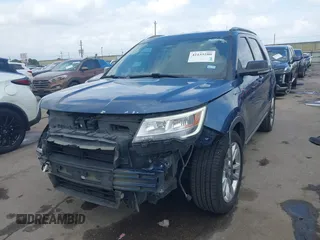 2018 Ford Explorer XLT z VIN 1FM5K7D80JGA25011, wystawiony jako IAAI lot #42155280 z przebiegiem 134 579 mil mil oraz . Historia ofert i sprzedaży dostępna na DreamBid. Obrazek 2.